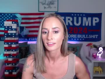 webcam girl holihurricane live cam image #9988492