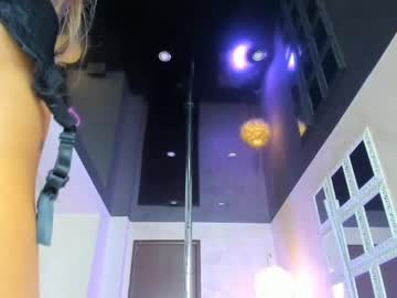 webcam girl lisaakira live cam image #11893915