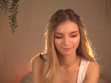 webcam girl my_little_pollly live cam image #12502998
