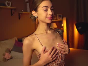 webcam girl cuteelsa_ live cam image #7913544