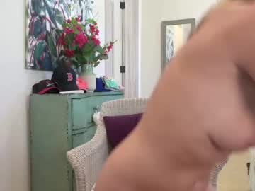 webcam girl island_peach live cam image #10297358