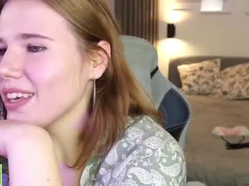 webcam girl girl_u_never_met live cam image #3696720