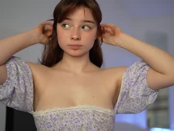 webcam girl floret_joy live cam image #8560527