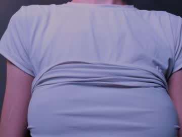 webcam girl lauratanguy live cam image #10562329