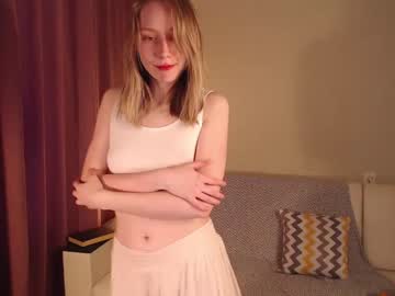 webcam girl wheat_milk live cam image #2584072