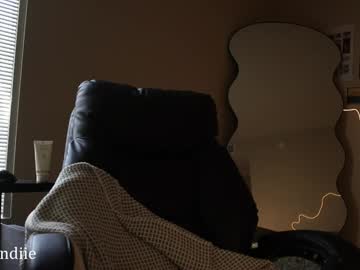 webcam girl bestblondiiecb live cam image #12192912
