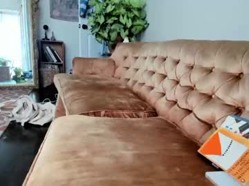 webcam girl pretendlunch live cam image #2032620