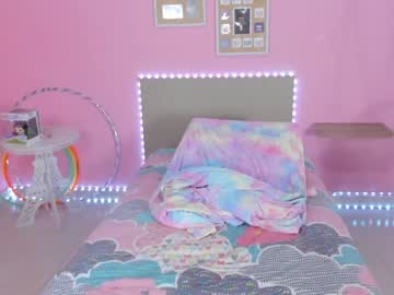 webcam girl little_effy18 live cam image #3577042