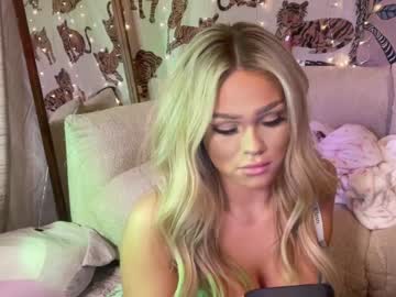 webcam girl ari_02 live cam image #8809249