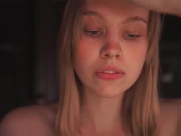 webcam girl bibi_it_is live cam image #4745275