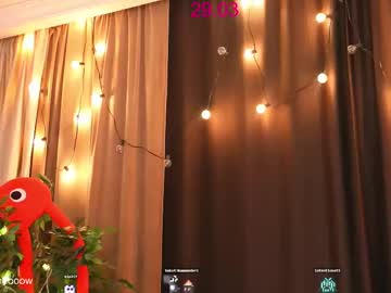 webcam girl lissa_meooow live cam image #12243072