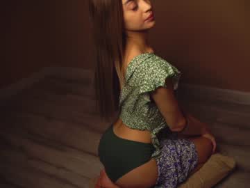 webcam girl cuteelsa_ live cam image #7904894