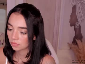 webcam girl scarlett__baker live cam image #9301446