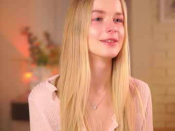 webcam girl brave_journey live cam image #12635761