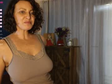 webcam girl kitty_mya69 live cam image #6231000