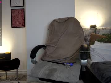webcam girl yourbritishloves1 live cam image #2606429