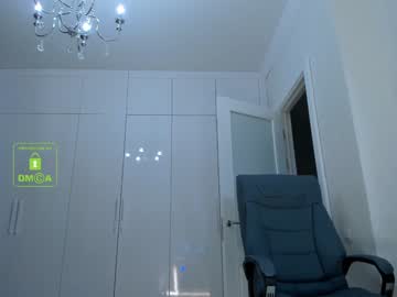 webcam girl lee_yoona live cam image #77451