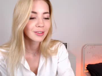 webcam girl emmi_rosee live cam image #1924123