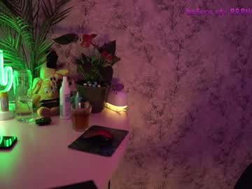 webcam girl kronniekray live cam image #978437