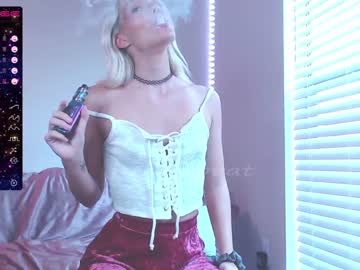 webcam girl petitebrat live cam image #3600982