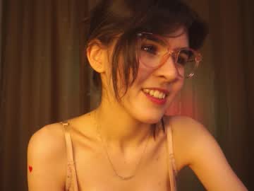 webcam girl amandamedrano live cam image #5944948