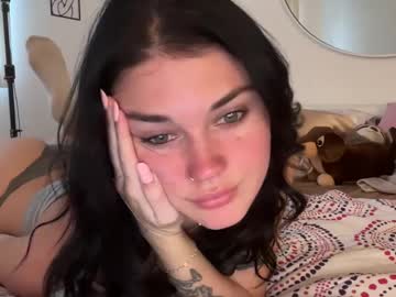 webcam girl queencassidyy live cam image #11669443