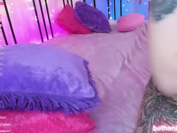 webcam couple bethanie_derek live cam image #1569550