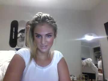 webcam girl lovelyaveryy live cam image #10827243