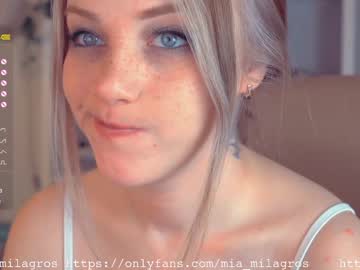 webcam girl mia_milagros live cam image #1411933