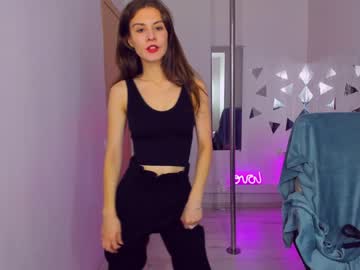webcam girl aurora_bray live cam image #3772092