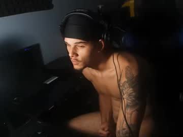 webcam man kylewhitedgs live cam image #5738974