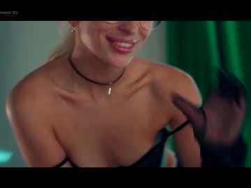 webcam girl artmosphera live cam image #3516643