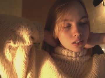 webcam girl bibi_it_is live cam image #3965657