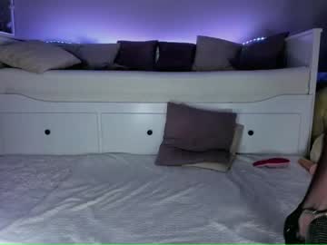 webcam girl roxy_blue_eyed_ live cam image #4296532
