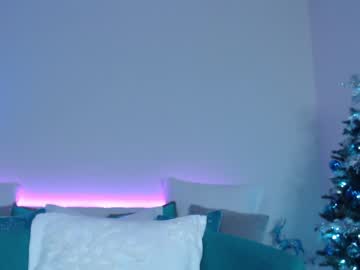 webcam girl holihurricane live cam image #944275