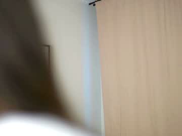 webcam girl peek_in_my_window live cam image #9915682