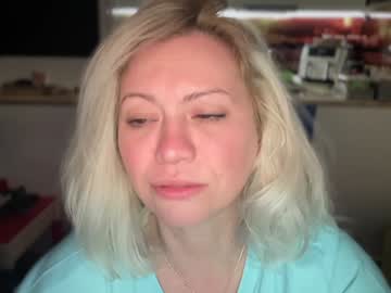 webcam girl kiradivine live cam image #12382474