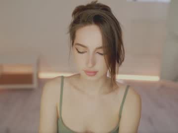 webcam girl silent_chill live cam image #9837892