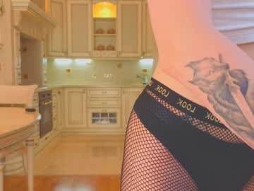 webcam girl harrieteasley live cam image #10773328