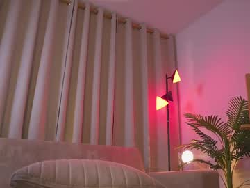 webcam girl danii_xoxo live cam image #12684435