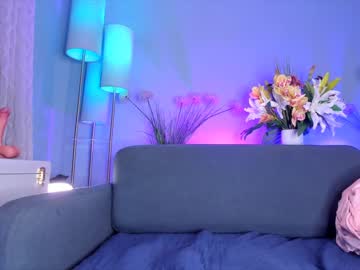 webcam girl littlee33 live cam image #7623090