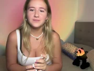 webcam girl itsssosierra live cam image #12586459