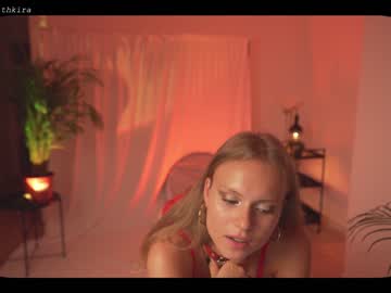webcam girl chillwithkira live cam image #2961690
