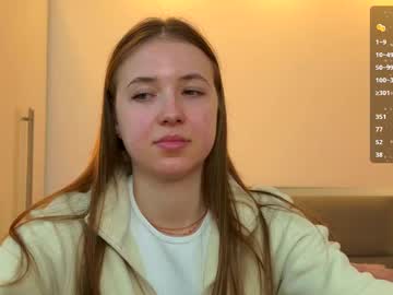 webcam girl nicolecollard live cam image #12483281