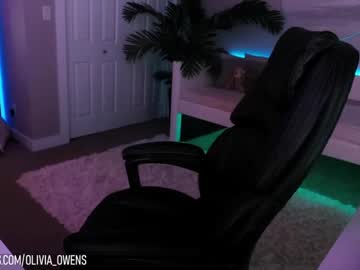 webcam girl oliviaowens live cam image #5552743