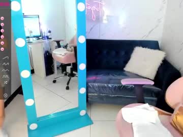 webcam girl sweet_littleee live cam image #2083333