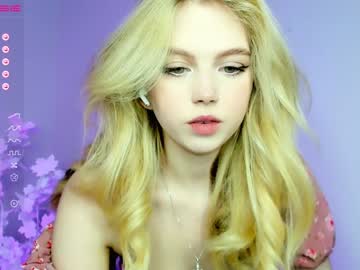 webcam girl small_blondee live cam image #5061118