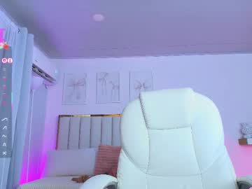 webcam girl cristal_bunny live cam image #12442942