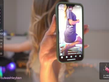 webcam girl ashley_benson1 live cam image #7099306