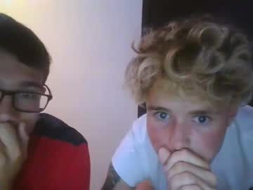 webcam man 19_23versetwinkzz live cam image #117803